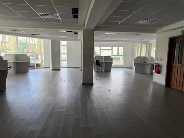 Bureau de 6 Chambres