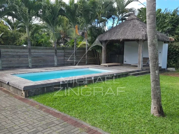 Family Home with Swimming Pool in Pointe aux Canonniers
