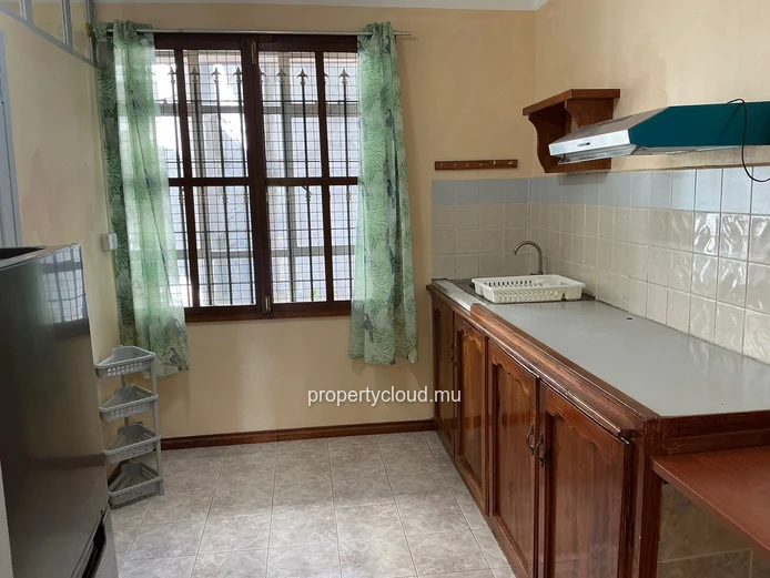 ?? FOR RENT, ground-floor studio apartment in Pereybere, 5 minutes from the beach