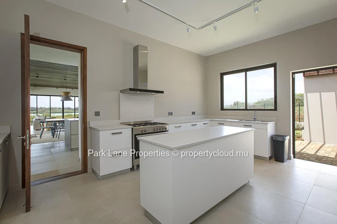 Villa d’exception avec vue panoramique sur le lagon, à vendre dans l’Est de l’île Maurice.