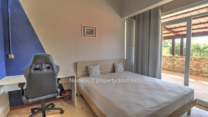 House of 6 bedrooms