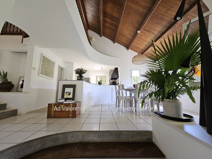 Maison contemporaine en toute propriété - 180 m², 3 chambres, 2 salles de bain | Moka