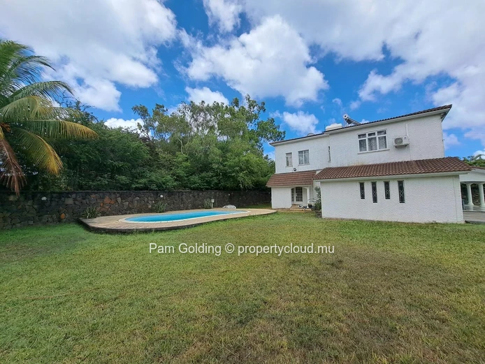 Pointe aux Canonniers – Maison à vendre – Pam Golding Mauritius