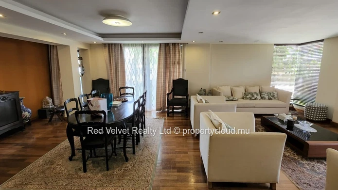 Spacieuse maison de 6 chambres à vendre à Beau Bassin