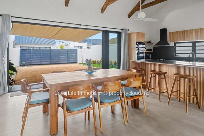 Maison 3 chambres avec piscine à vendre à Mont Mascal (180 m²)