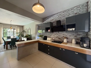 4 Bedroom Villa