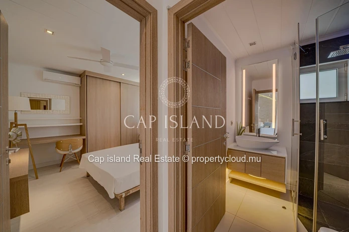 Prestigious 3-bedroom villa at Clos du Littoral