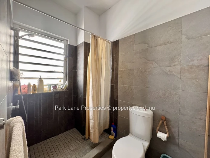 Charming 2 beds apartment close to all amenities