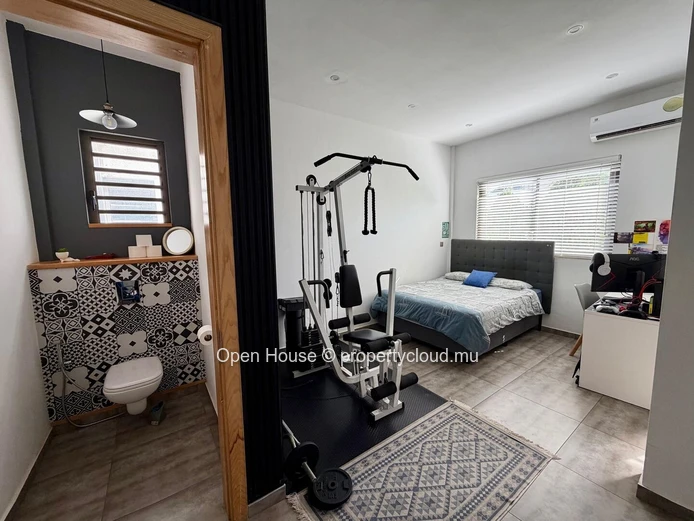 3-Bedroom G+2 Apartment for Sale in Pereybere