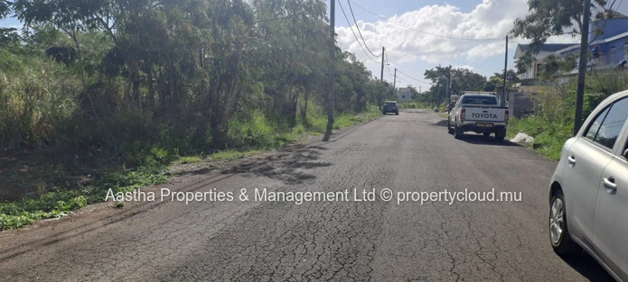 789 m² Balaclava Plot on Paved Street — Ideal for Complex