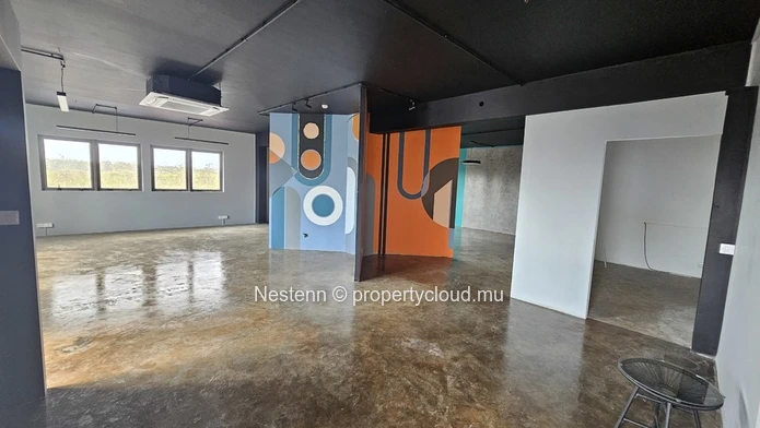 Prime office space with unmatched visibility – Ideal for your business growth!