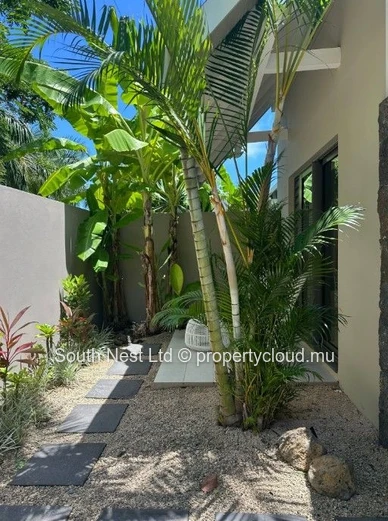 3-bed semi-detached villa in an exceptional prestigious estate. 