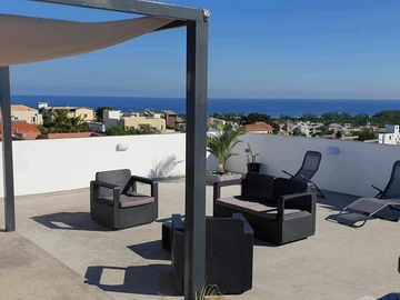 Introducing a Newly Built Furnished Apartment with a Sea View and an Exclusive Private Rooftop Terrace Spanning 72m²,...