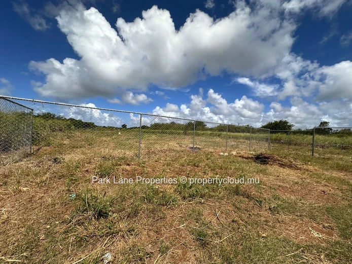 Opportunité à saisir : terrain à vendre à St François, Calodyne