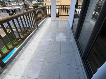 6 Bedroom House