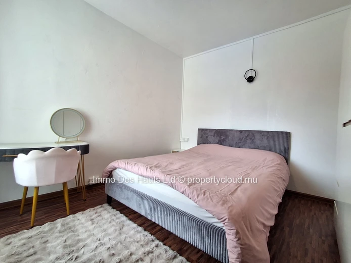 Maison de trois chambres meublé en location long terme vacoas 