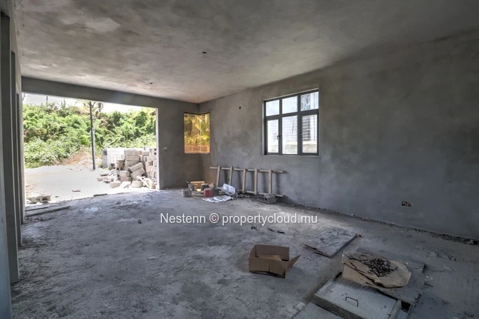 Villa duplex moderne avec 3 chambres à proximité des écoles et des commerces.