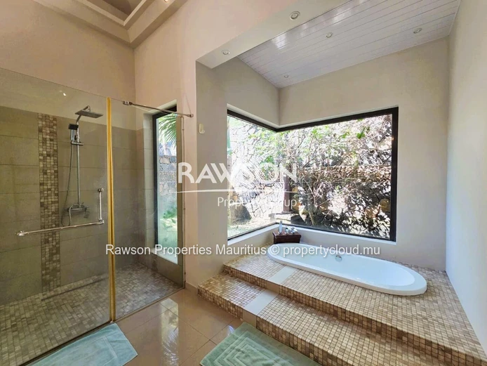 Villa - 4-Bedrooms | Pool & Garden | Secure Residence | Pereybere | €4,000