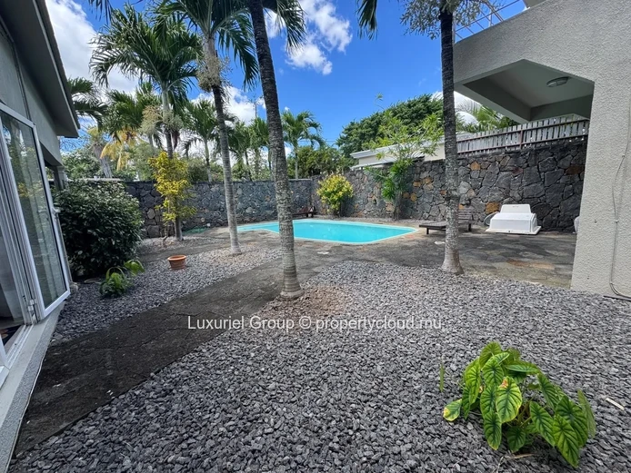  Villa for Rent in Pointe aux Canonniers