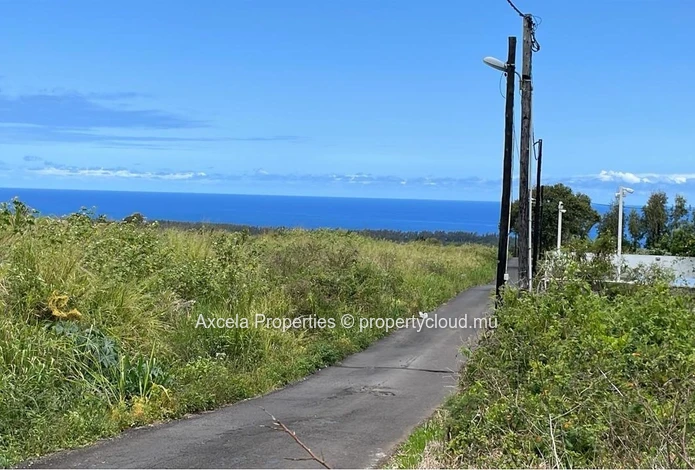 Land for sale in Chemin Grenier