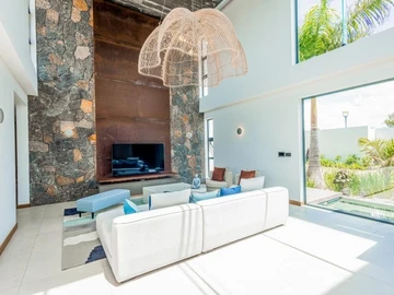 5 Bedroom Villa