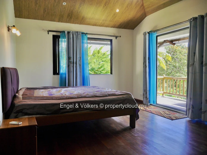 Exceptional 4-Bedroom Villa for Rent in Poste de Flacq