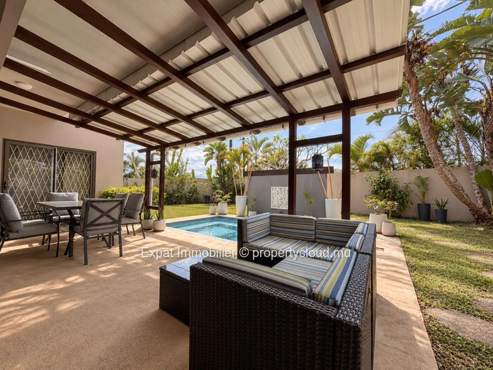 Stunning Renovated 3-Bedroom Ensuite Villa with Private Pool – Pereybere