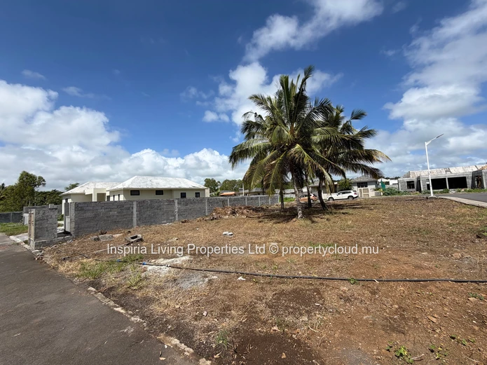 Terrain de 641 m² dans une communaute fermee a Naturo Villas Bras d'Eau