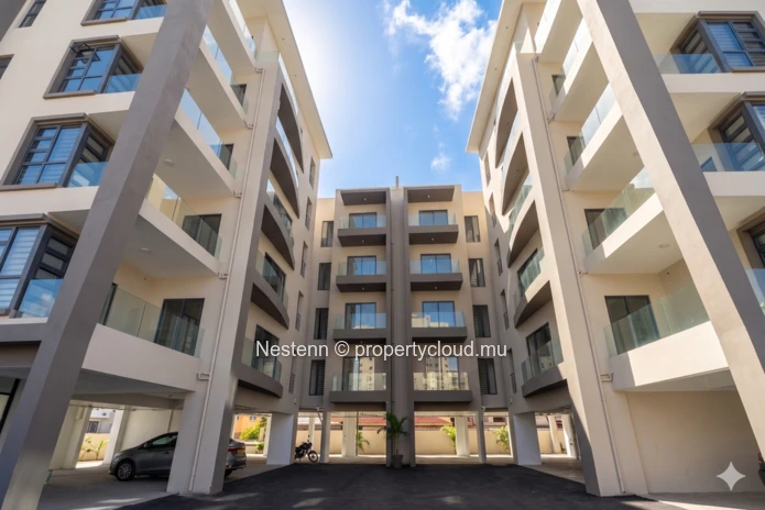 Spacious unfurnished apartment on level 3 in a secure residence