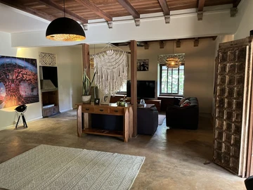 6 Bedroom House