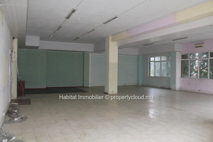 A VENDRE - Local commercial de 208 m2 à Quatre Bornes
