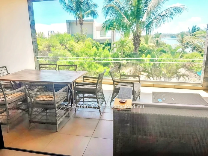 Prestigieux appartement de bord de mer à vendre à Azuri, Roche Noires