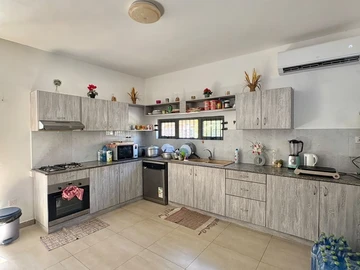 4 Bedroom Villa