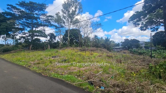 Magnifique terrain de 428,5 m² 