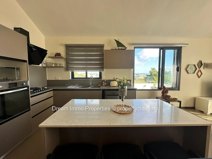 Élégante villa de 4 chambres à louer avec piscine privée et vue mer à Flic en Flac - Ile Maurice