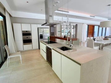 7 Bedroom Villa