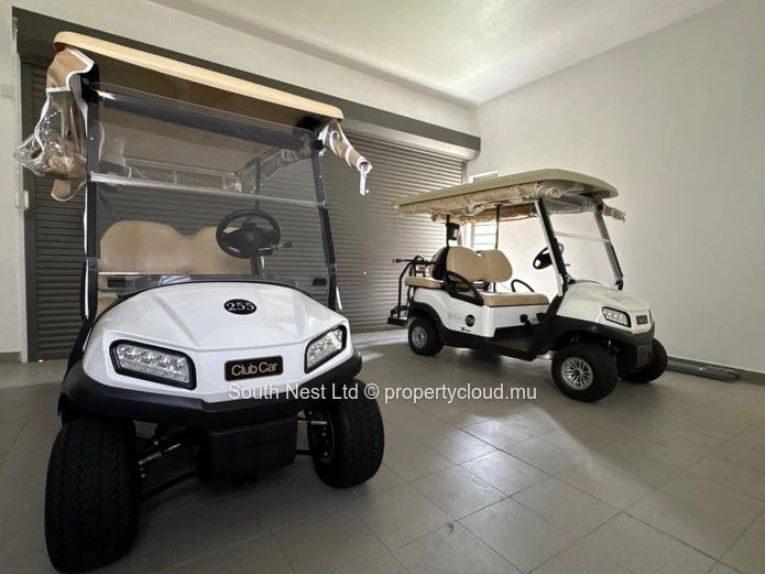 Luxury villa with access to a 5-star lifestyle in Valriche