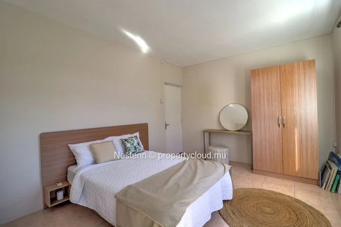 Five elegant triplex apartments 