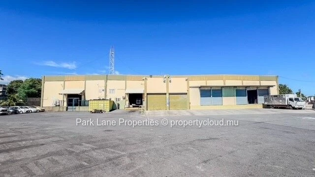 Warehouse for Sale in Roche Bois – Exceptional Investment Opportunity