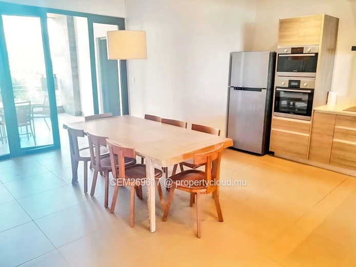 Prestigieux appartement de bord de mer à vendre à Azuri, Roche Noires