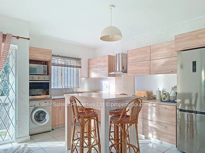 Apartment | Garden-Level | 3 Minutes from the Beach