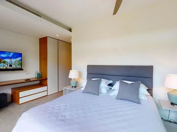 5 Bedroom Villa