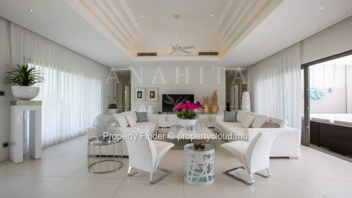 Villa Exclusive de 4 Chambres avec une Vue Imprenable sur le Golf