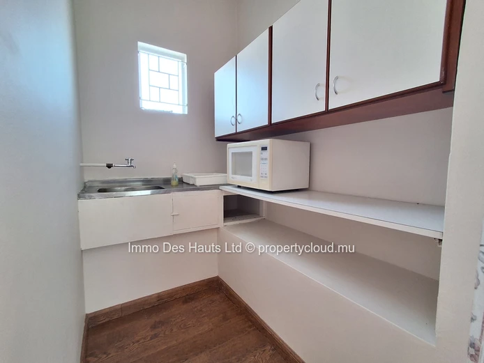 Space for rent long term Sodnac Quatre Bornes 