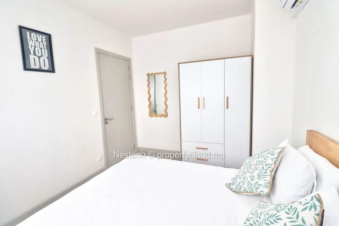 Appartement contemporain de 2 chambres dans la Smart City l'Avenir, en parfait état, meublé, vue sur la montagne, par...