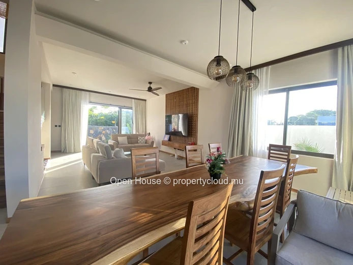 For rent - New fully furnished villa - 4 en-suite bedrooms - swimming pool - garage - near the sea - Trou aux Biches