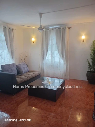 Villa entièrement rénovée à louer à Roches Noires