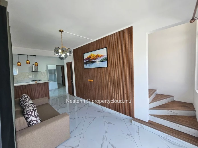 Duplex moderne et neuf de 3 chambres avec vue sur les montagnes 