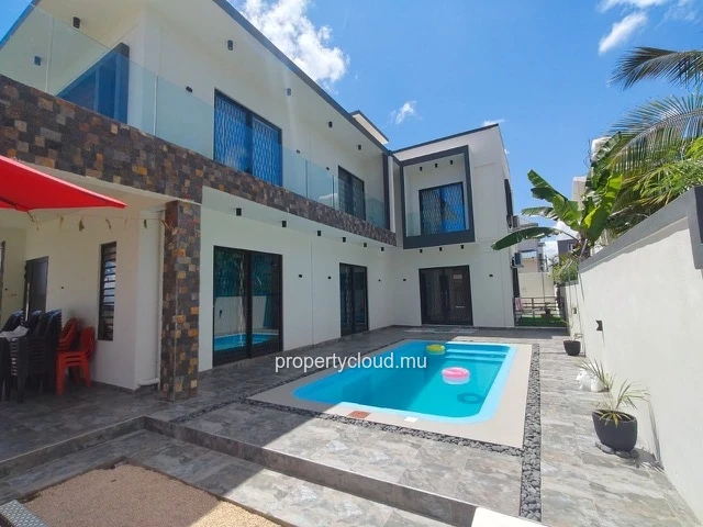 Villa Moderne avec Piscine à Pereybere : Votre Oasis Familiale !