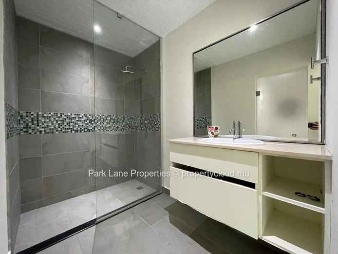 Bel appartement dans le quartier de Bain Boeuf à vendre.